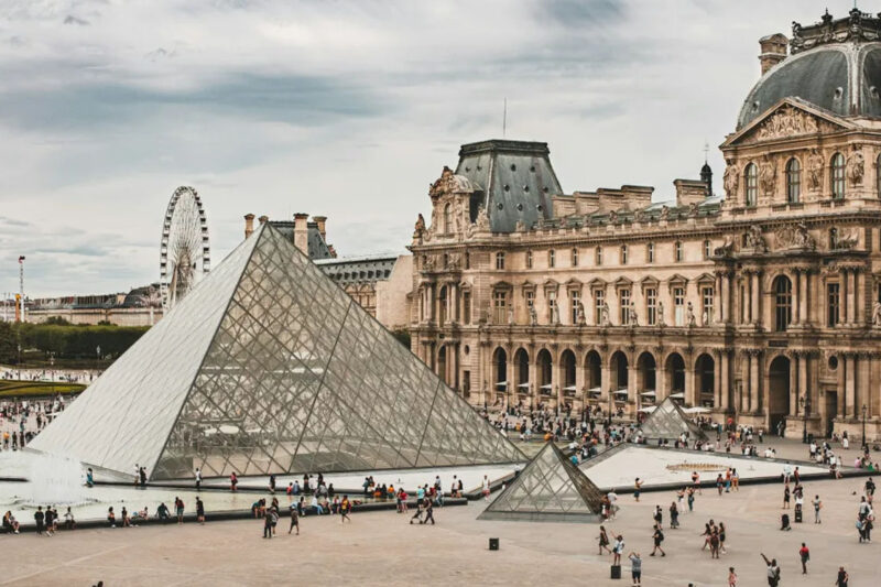 Top 8 free things to do in Paris